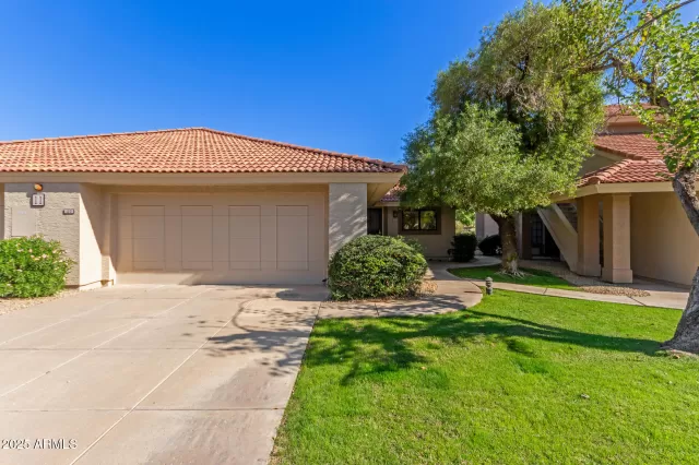 MLS: 6948264 Condo For Sale