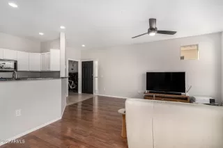 Photo #6: 6948271 Listing