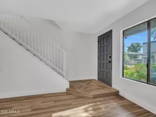 Photo #5: 6948355 Listing