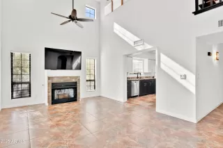 Photo #5: 6948414 Listing