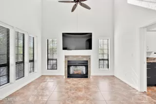 Photo #6: 6948414 Listing