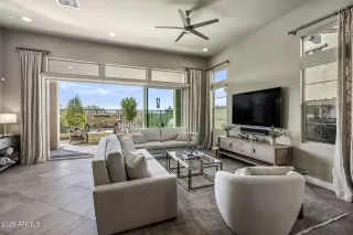 Photo #1: 6948644 Listing 