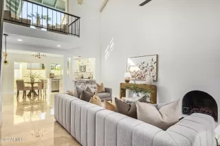 Photo #2: 6948889 Listing 