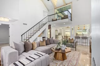 Photo #5: 6948889 Listing 