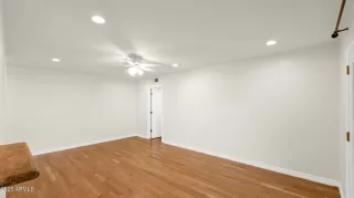 Photo #6: 6948931 Listing 