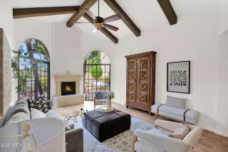 Photo #5: 6949003 Listing