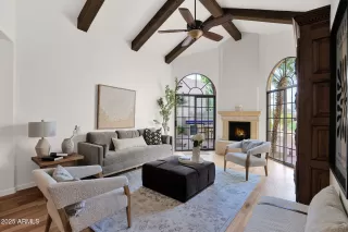 Photo #6: 6949003 Listing