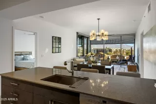 Photo #5: 6949114 Listing 