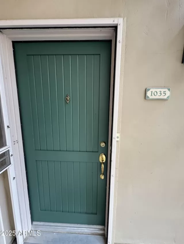 MLS: 6949140 Condo For Sale