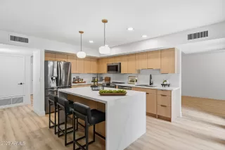 Photo #3: 6949150 Listing 