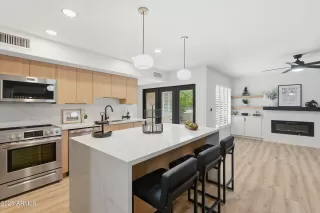 Photo #4: 6949150 Listing 