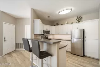 Photo #2: 6949166 Listing