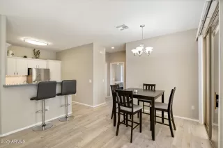 Photo #4: 6949166 Listing