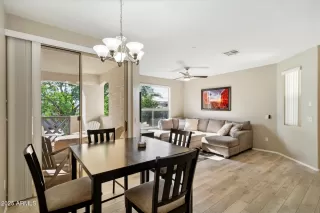 Photo #5: 6949166 Listing