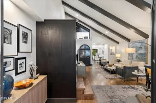 Photo #3: 6949235 Listing 