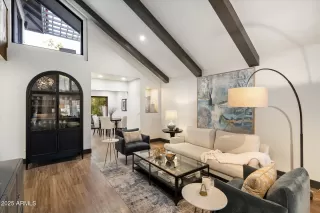 Photo #5: 6949235 Listing 