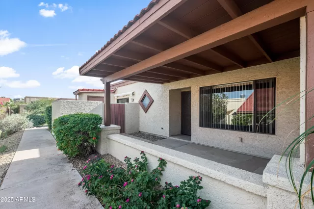 MLS: 6949297 Condo For Sale