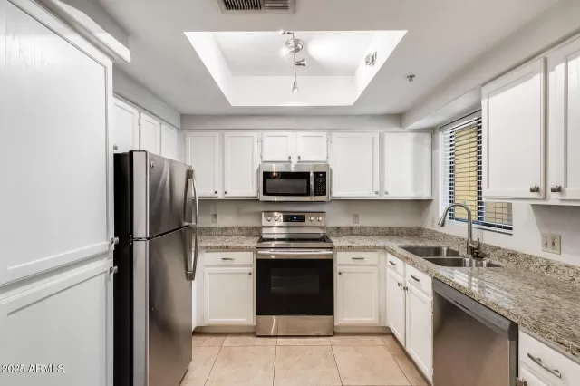 MLS: 6949723 Condo For Sale