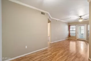 Photo #6: 6949726 Listing 