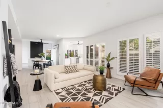 Photo #5: 6949908 Listing 