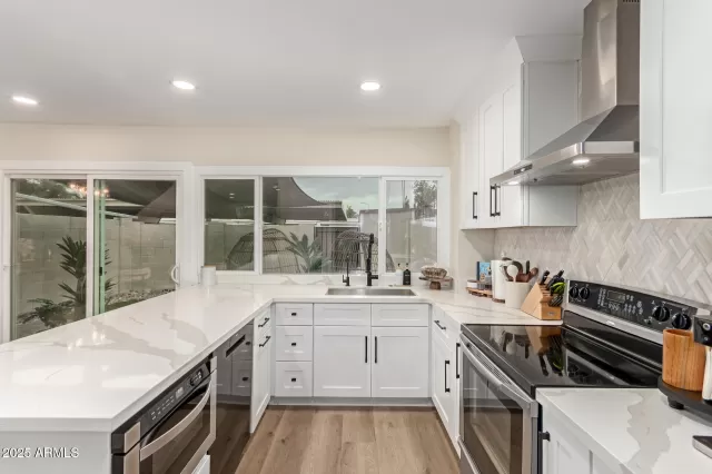 MLS: 6949929 Condo For Sale