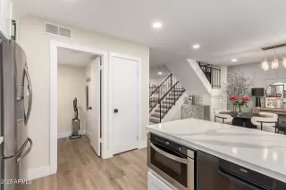 Photo #1: 6949929 Listing