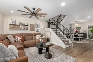 Photo #4: 6949929 Listing