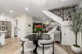 Photo #6: 6949929 Listing