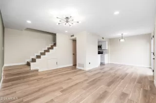 Photo #1: 6949986 Listing 