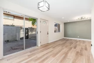 Photo #4: 6949986 Listing 