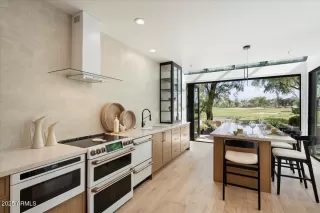 Photo #6: 6950107 Listing 