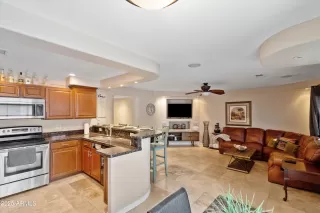 Photo #6: 6950133 Listing