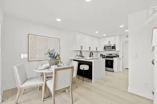 Photo #5: 6950213 Listing 