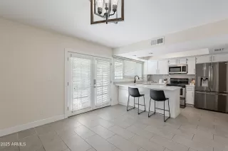 Photo #4: 6950253 Listing