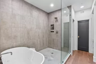 Photo #6: 6950276 Listing 