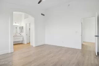 Photo #6: 6950479 Listing 