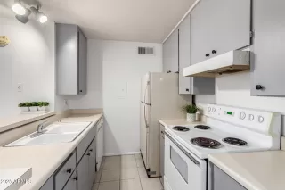 Photo #6: 6950533 Listing 