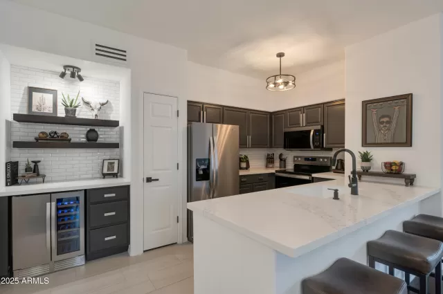 MLS: 6950632 Condo For Sale