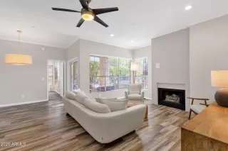 Photo #5: 6950853 Listing 