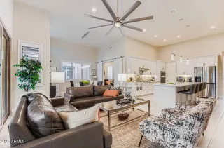 Photo #4: 6951036 Listing