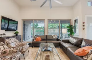 Photo #5: 6951036 Listing