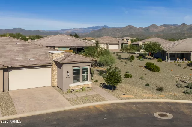 MLS: 6951041 Condo For Sale