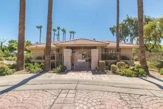 Photo #3: 6951089 Listing