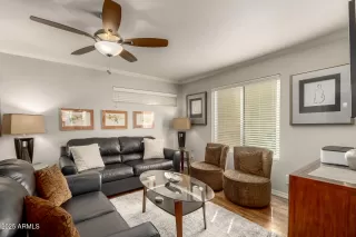 Photo #3: 6951219 Listing