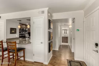 Photo #4: 6951219 Listing