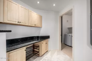 Photo #5: 6951469 Listing 