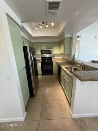 Photo #3: 6951526 Listing 