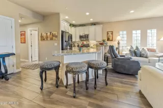 Photo #3: 6951922 Listing