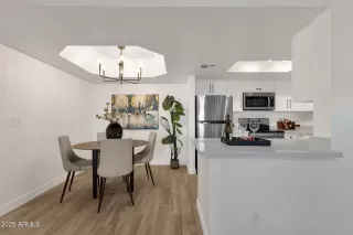 Photo #4: 6951948 Listing