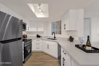 Photo #6: 6951948 Listing